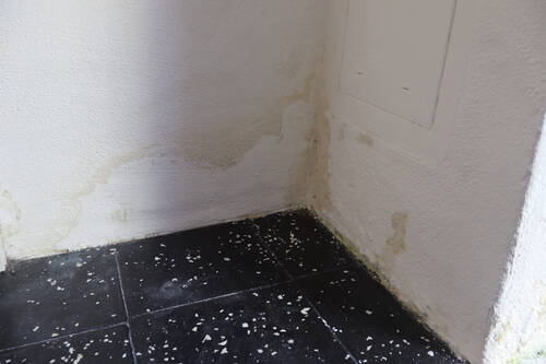 EG bei der Haustür - 