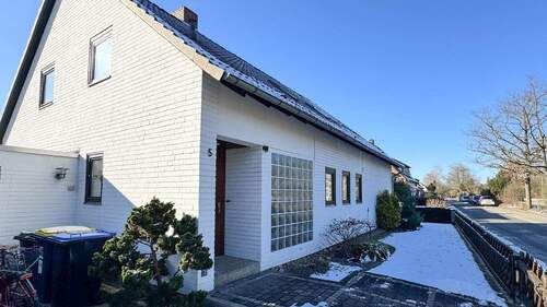 Außenansicht Eingang - 5 Zimmer Einfamilienhaus zum Kaufen in Cremlingen