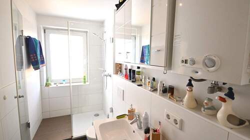 2-Zi-Wohnung: auch mit schickem Duschbad - 