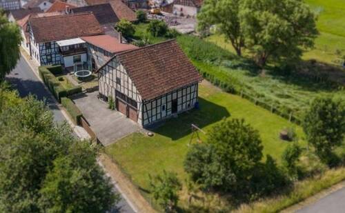 Bild 2 - 5 Zimmer Bauernhaus, Landhaus zum Kaufen in Heldburg