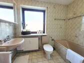 013_Tageslichtbad mit Wanne - 