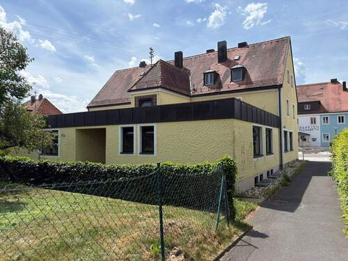 Rückansicht - Mehrfamilienhaus, Wohnhaus mit 248,00 m&sup2; in Wiesau zum Kaufen