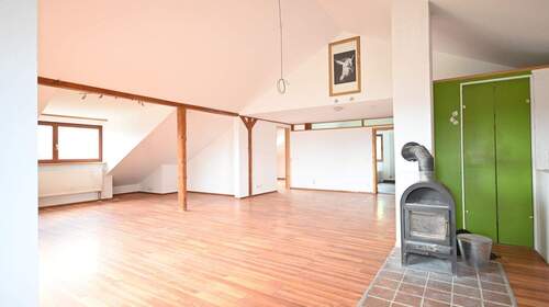 Großzügiges Wohnen... - 3 Zimmer Etagenwohnung zur Miete in Neumarkt-Helena