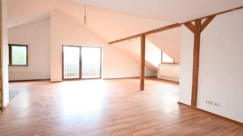 Ausgang zum... - Etagenwohnung mit 118,00 m&sup2; in Neumarkt-Helena zur Miete