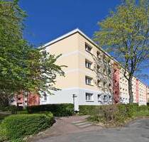 Schöne 2,5 Zimmer Hochparterre Wohnung in Elmshorn mit Balkon! Sanierter Zustand, vermietet!