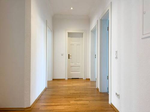 geräumiger Flur - 3 Zimmer Einfamilienhaus in Leipzig