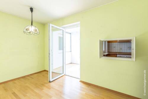 Wohnzimmer mit Loggia Zugang - 