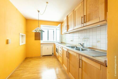 Großzügige Küche - 4 Zimmer Etagenwohnung in Germering