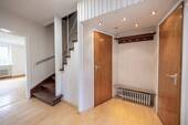Flur - Reihenmittelhaus mit 180,00 m² in Bremen zur Miete