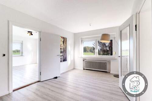 Flur für z.B: Leseecke mit Blick über die Felder - 