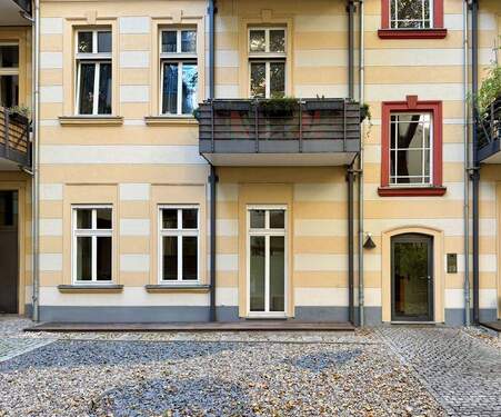 Hausansicht - Wohnen in den Grussank Höfen: Kernsanierte Terrassenwohnung im Boxhagener Kiez