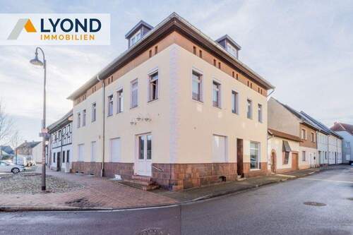 Eckhaus - Wohn- und Geschäftshaus mit viel Platz für Wohnen, Gewerbe oder Umnutzung