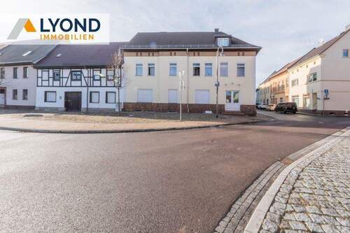 Vorderansicht - 7 Zimmer Mehrfamilienhaus, Wohnhaus in Jeßnitz