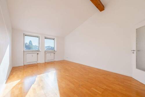 Wohnzimmer - Aigner - Moderne 3-Zimmer-Wohnung mit Gartenanteil in ruhiger Lage von Moosach