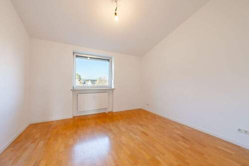 Schlafzimmer - 3 Zimmer Etagenwohnung zum Kaufen in München