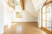 Lichtdurchfluteter Wohnbereich - 