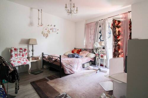 Schlafzimmer I - Attraktive Eigentumswohnung in Lüdenscheid auf Erbbaugrund - Paketkauf möglich