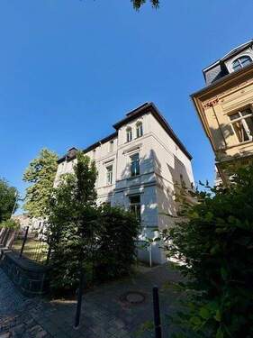 Objekt - Charmante Dachgeschosswohnung mit Ausblick - zentral gelegen