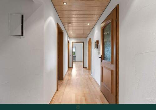 Eingangsbereich und Flur - 5 Zimmer Etagenwohnung zum Kaufen in Kempten (Allgäu)