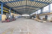 Kleine Halle mit Mezzaningeschoss - 