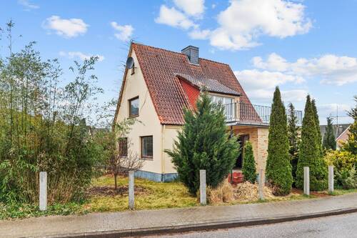 Hausansicht - 6 Zimmer Einfamilienhaus zum Kaufen in Buxtehude