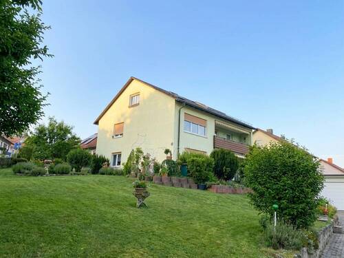 Ansicht - Idylle pur! Zweifamilienhaus mit Doppelgarage im Herzen des fränkischen Saaletals