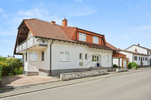 Straßenansicht - Wohnen nach Ihren Vorstellungen: EFH, 2FH oder als Mehrgenerationenhaus