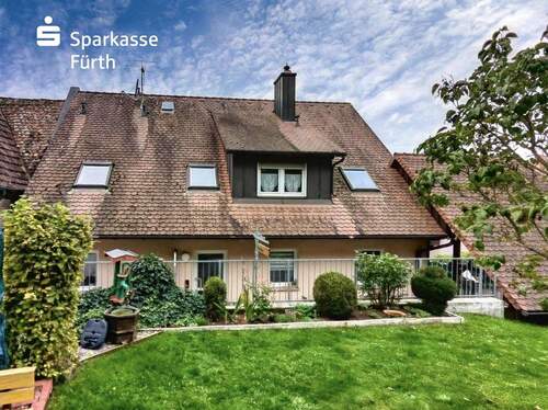 Hauseingang - Ein-Zweifamilienhaus in Roßtal - 555.000,00&nbsp;EUR Kaufpreis, ca.&nbsp; 183,00&nbsp;m&sup2;&nbsp;Wohnfl&auml;che