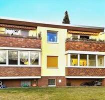 Helle 2-Zimmer-Wohnung mit verglaster Loggia im gepflegten Vier-Familien-Haus - Berlin Lichtenrade