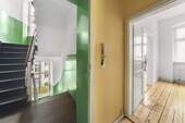 Seitenflügel Treppenhaus und Wohnungseingang - 