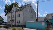 Ostansicht mit Straße - 1 Zimmer Mehrfamilienhaus, Wohnhaus in Erlau