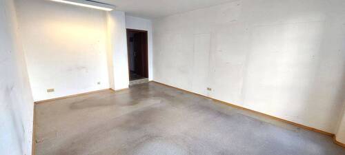 Büro Eingang Flur.jpg - 1 Zimmer Büro in Weiden in der Oberpfalz