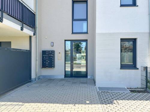 Außenansicht - 4 Zimmer Etagenwohnung zum Kaufen in Zwenkau