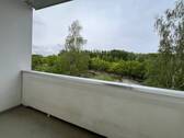 Blick vom Balkon - Etagenwohnung mit 68,90 m&sup2; in Chemnitz zur Miete