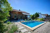 Pool - Einfamilienhaus mit 130,00 m&sup2; in Schöllnach zum Kaufen