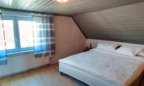 10 - Schlafzimmer 1.jpg - 