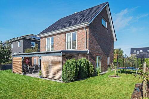 Außenansicht - Grün gedacht, modern gemacht - Ihr KfW70-Haus in Flensburg Groß-Tarup