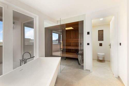 Badezimmer mit Sauna - 