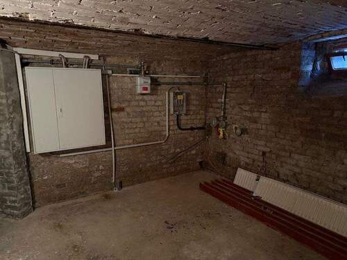 Keller Hausanschlüsse Strom und Gas - 