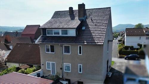 Ostansicht - 9 Zimmer Mehrfamilienhaus, Wohnhaus zum Kaufen in Ahnatal