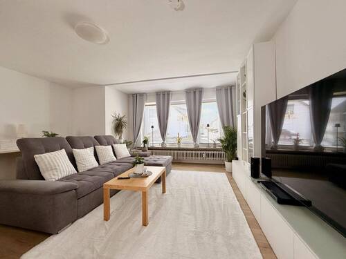 Wohnzimmer EG - 9 Zimmer Mehrfamilienhaus, Wohnhaus in Ahnatal