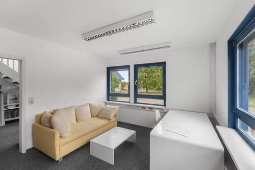 Büro im Erdgeschoss mit Besprechungssofa - 