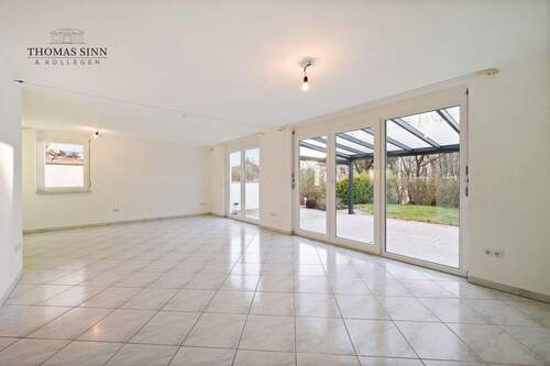 EG: Wohn-/Esszimmer - 