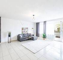 Provisionsfrei: Bezugsfertige barrierefreie 4-Zimmer-Wohnung in Bestlage von Höchberg- Würzburg.