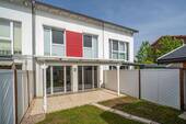 Modernes Reihenmittelhaus mit Garten in ruhiger und zentraler Wohnlage von Steinhagen - Familienfreundliches Reihenmittelhaus mit Terrasse, Garten und vielseitiger Raumaufteilung in beliebter Wohnlage von Steinhagen