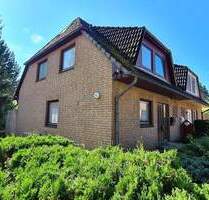 Haushälfte mit Vollkeller und ausgebautem Dachstudio in Hamburg - Eißendorf