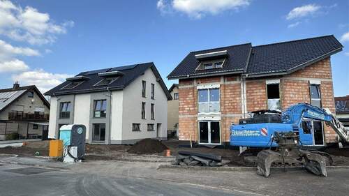 Bild 1 - 160 m² große Doppelhaushälfte, Zum Kurwald 2 in Bad Lippspringe Schlangen als Ausbauhaus