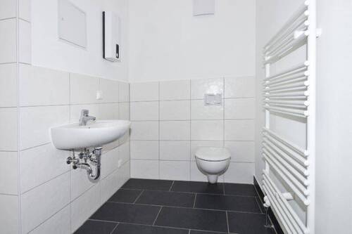 Bsp. Bad - 2 Zimmer Etagenwohnung zur Miete in Halle (Saale)