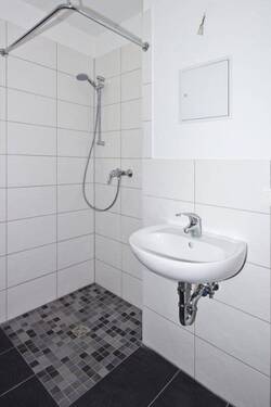 Bsp. Bad - 2 Zimmer Etagenwohnung in Halle (Saale)