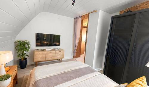 Ki Erstellt-Zimmer OG Möglichkeit - 